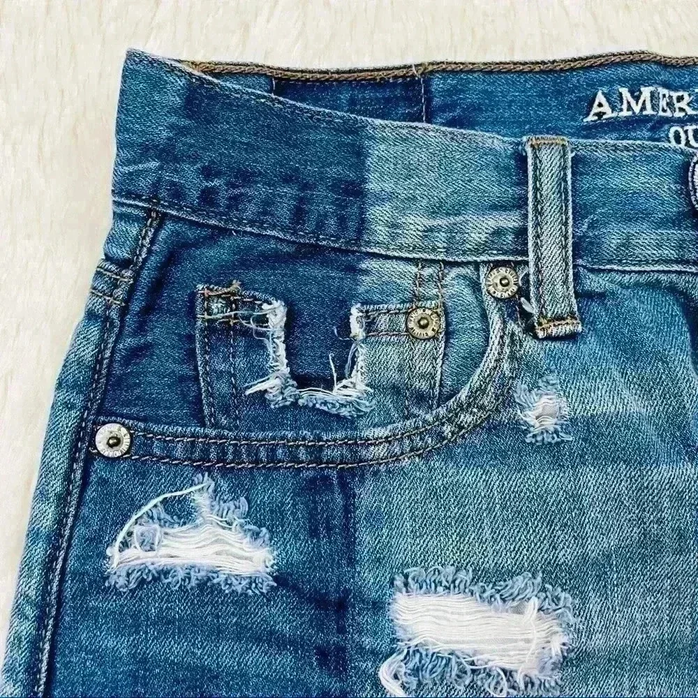 American Eagle Highrise Festival Patchwork Distressed Frayed Denim Short‎ Size 2